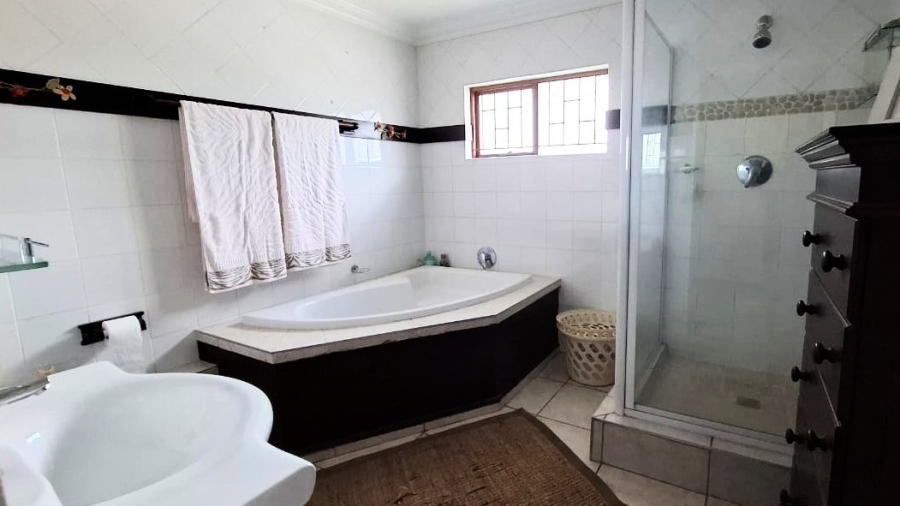 4 Bedroom Property for Sale in Lower Robberg Western Cape